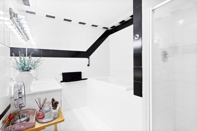 2 Roger Ave, Wanaque Boro, NJ 07420