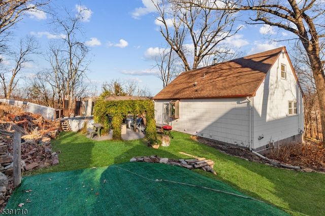 2 Roger Ave, Wanaque Boro, NJ 07420