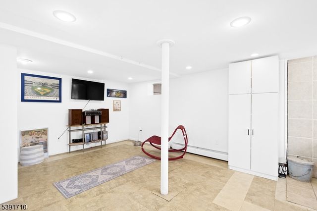 2 Roger Ave, Wanaque Boro, NJ 07420