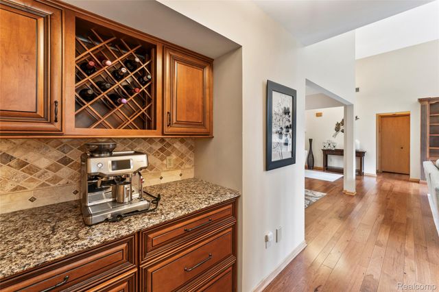 6541 E Ridge Court, Green Oak Township, MI 48116