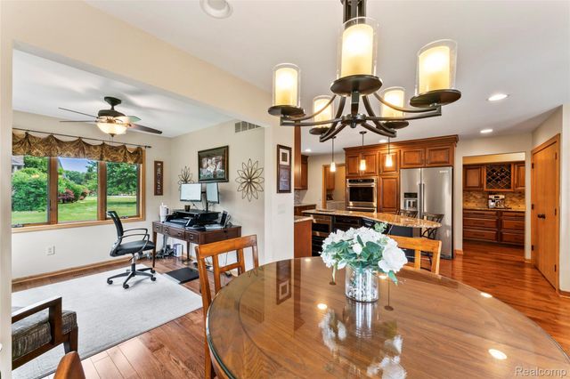 6541 E Ridge Court, Green Oak Township, MI 48116