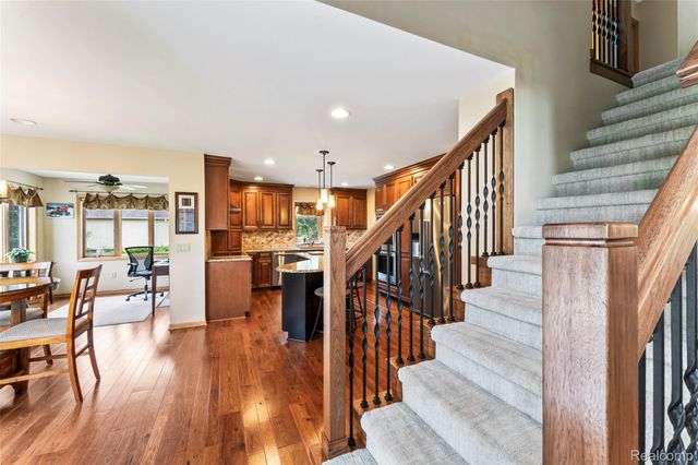 6541 E Ridge Court, Green Oak Township, MI 48116