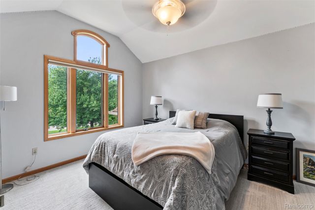 6541 E Ridge Court, Green Oak Township, MI 48116