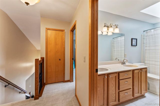 6541 E Ridge Court, Green Oak Township, MI 48116