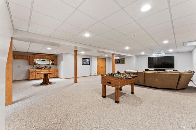 6541 E Ridge Court, Green Oak Township, MI 48116
