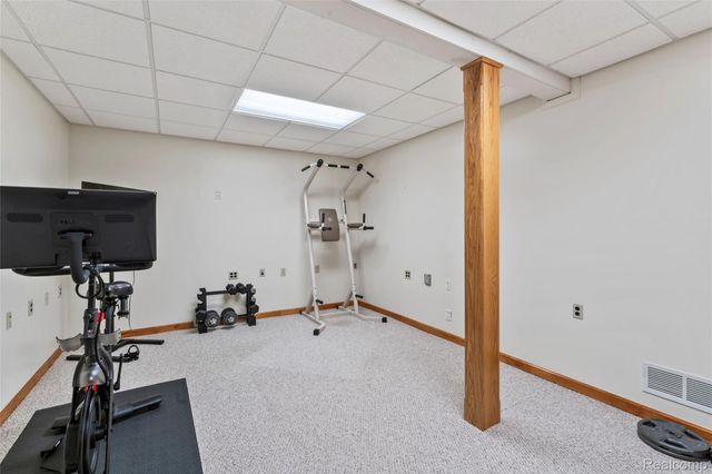 6541 E Ridge Court, Green Oak Township, MI 48116