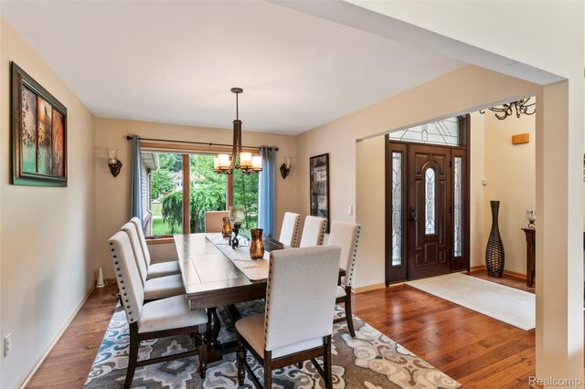 6541 E Ridge Court, Green Oak Township, MI 48116