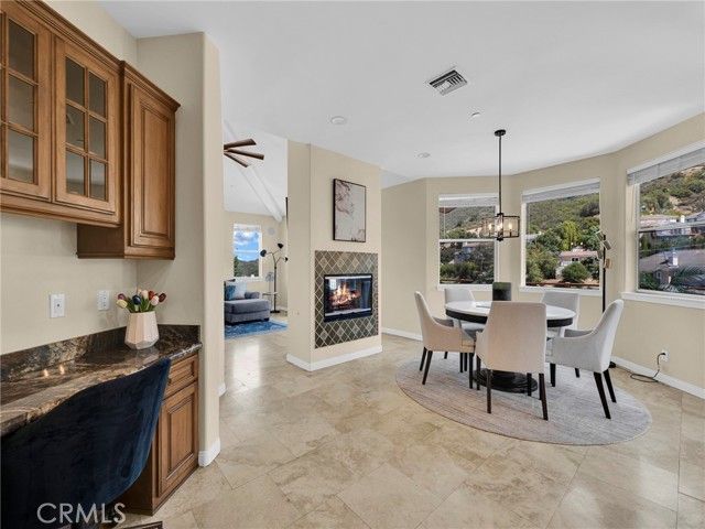 1124 Kathleen Drive, Newbury Park (thousand Oaks), CA 91320