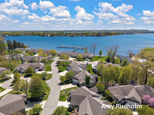 16260 Woodvale Boulevard 34, Spring Lake, MI 49456