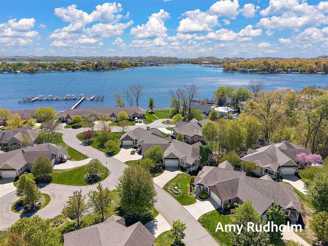 16260 Woodvale Boulevard 34, Spring Lake, MI 49456