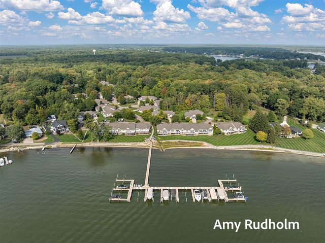 16260 Woodvale Boulevard 34, Spring Lake, MI 49456