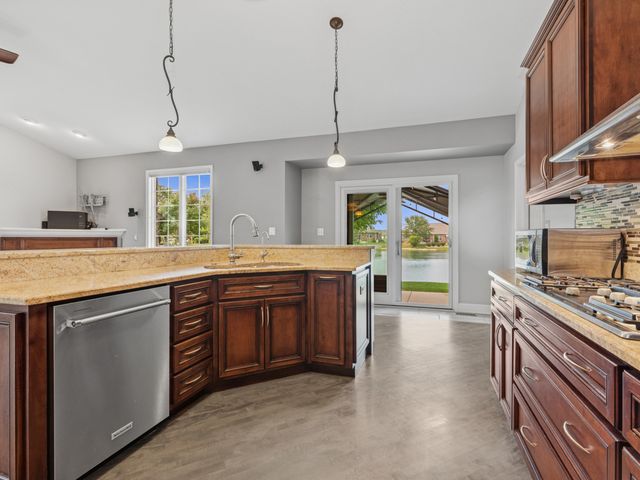 13828 W Crescenzo Drive, Manhattan, IL 60442