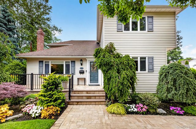 1755 Grand Avenue, Merrick, NY 11566