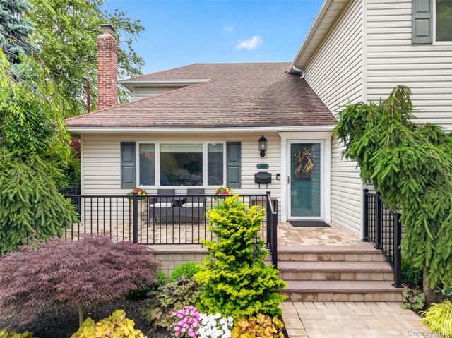 1755 Grand Avenue, Merrick, NY 11566