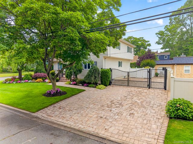 1755 Grand Avenue, Merrick, NY 11566