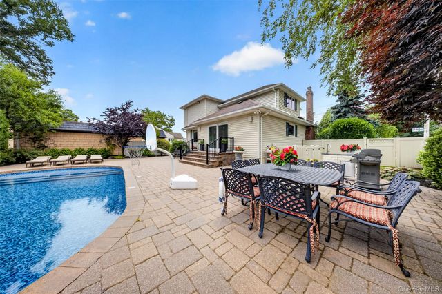1755 Grand Avenue, Merrick, NY 11566