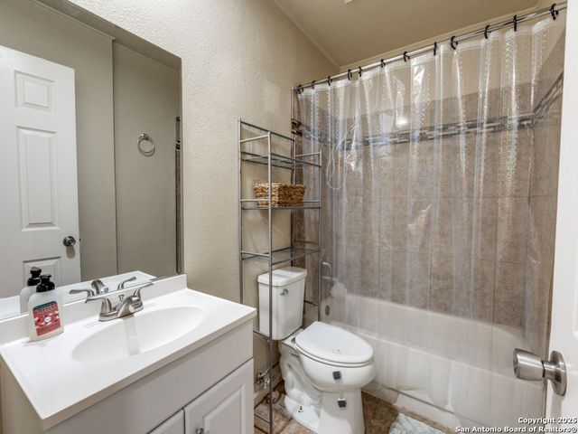 5615 Wood Climb St, San Antonio, TX 78233