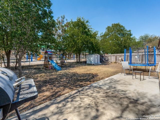 5615 Wood Climb St, San Antonio, TX 78233