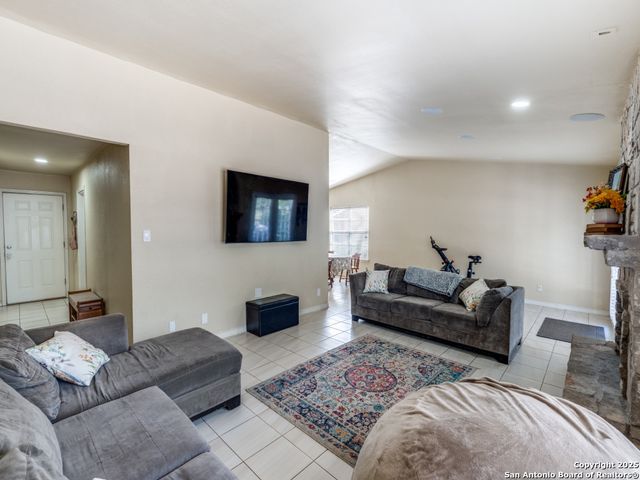 5615 Wood Climb St, San Antonio, TX 78233