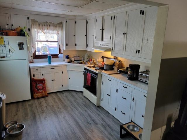 954 S 36th STREET, Manitowoc, WI 54220