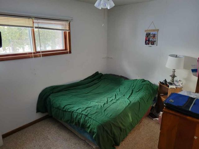 954 S 36th STREET, Manitowoc, WI 54220