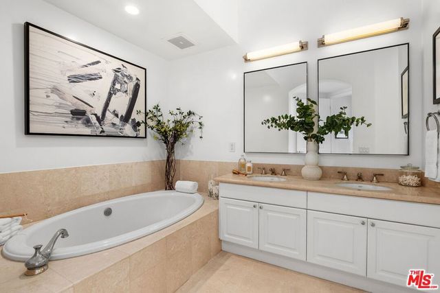 11847 Gorham Avenue 406, Los Angeles, CA 90049