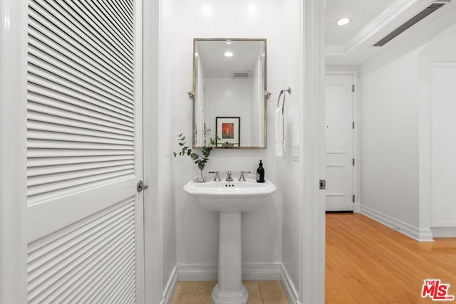 11847 Gorham Avenue 406, Los Angeles, CA 90049