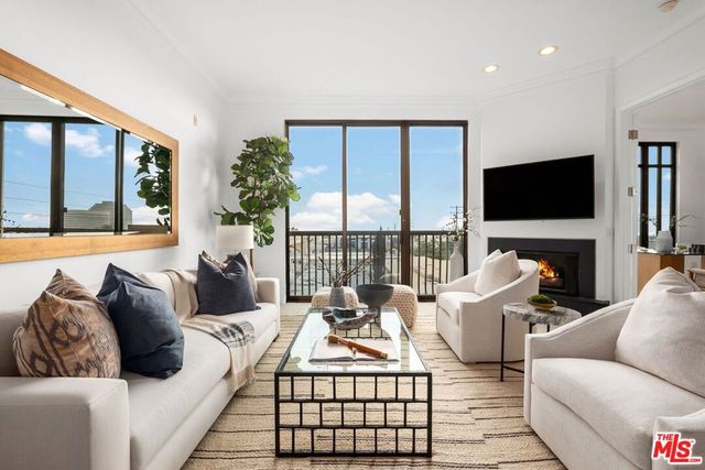 11847 Gorham Avenue 406, Los Angeles, CA 90049