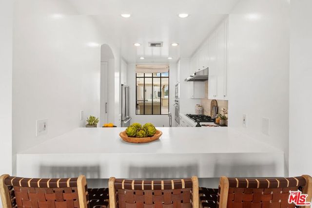 11847 Gorham Avenue 406, Los Angeles, CA 90049