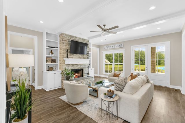 69 Meadows Rd, Hillsboro, TN 37342