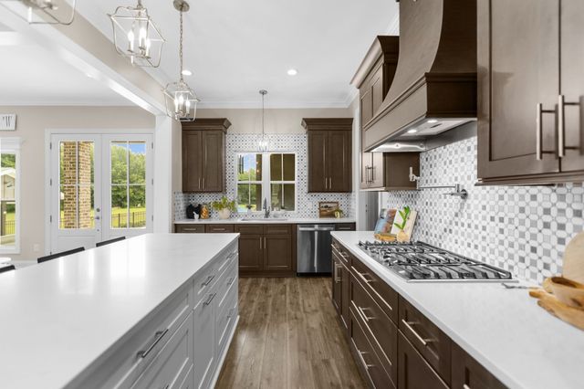 69 Meadows Rd, Hillsboro, TN 37342