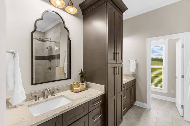 69 Meadows Rd, Hillsboro, TN 37342