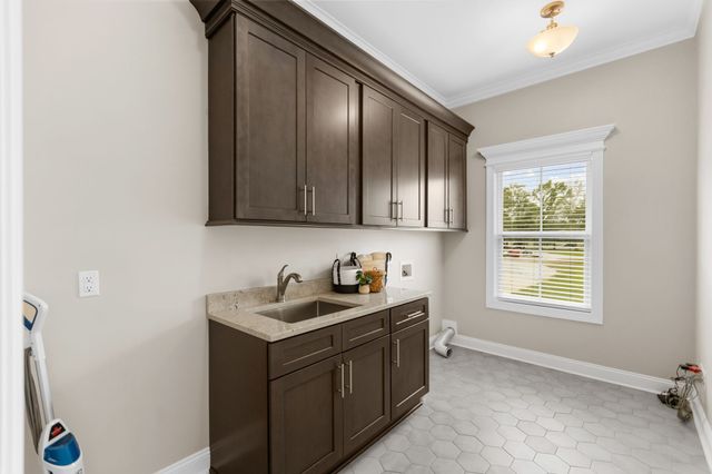 69 Meadows Rd, Hillsboro, TN 37342
