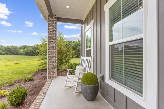 69 Meadows Rd, Hillsboro, TN 37342