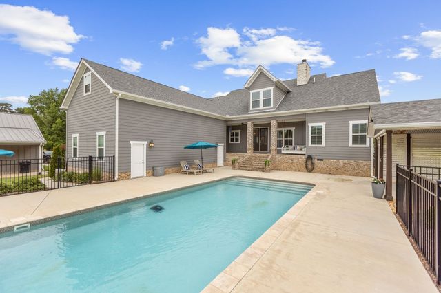 69 Meadows Rd, Hillsboro, TN 37342