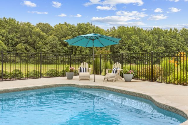 69 Meadows Rd, Hillsboro, TN 37342