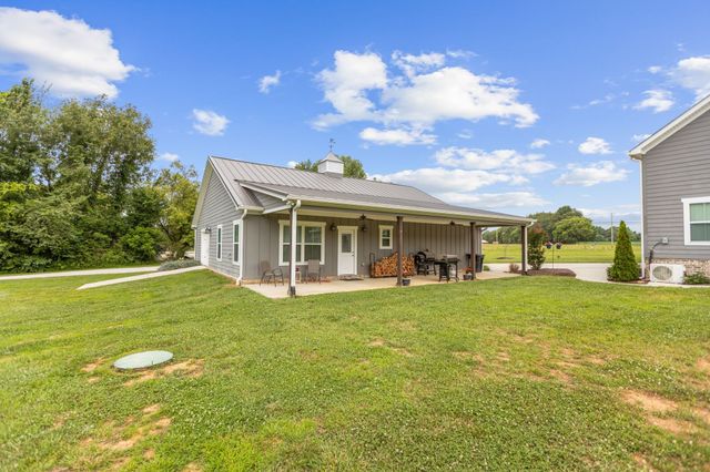 69 Meadows Rd, Hillsboro, TN 37342