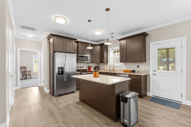 69 Meadows Rd, Hillsboro, TN 37342