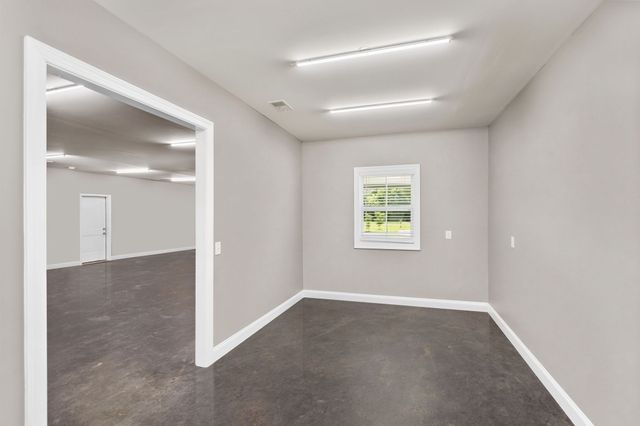 69 Meadows Rd, Hillsboro, TN 37342