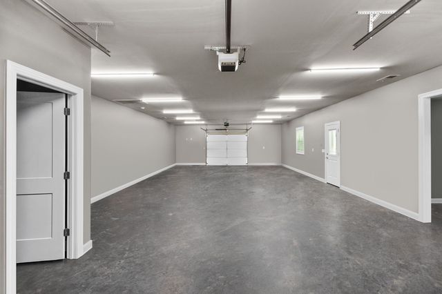 69 Meadows Rd, Hillsboro, TN 37342
