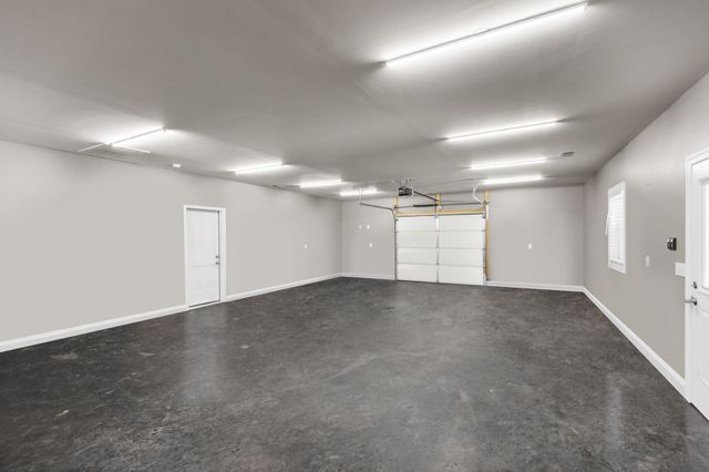 69 Meadows Rd, Hillsboro, TN 37342