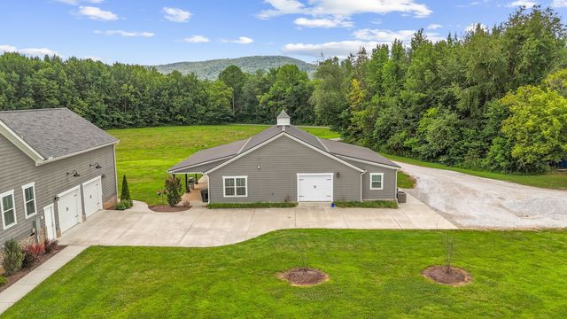 69 Meadows Rd, Hillsboro, TN 37342