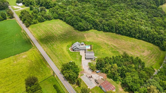 69 Meadows Rd, Hillsboro, TN 37342