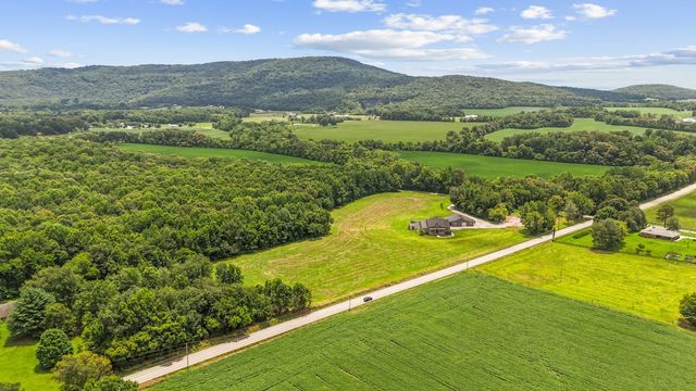 69 Meadows Rd, Hillsboro, TN 37342