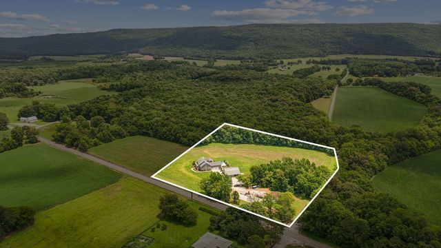 69 Meadows Rd, Hillsboro, TN 37342