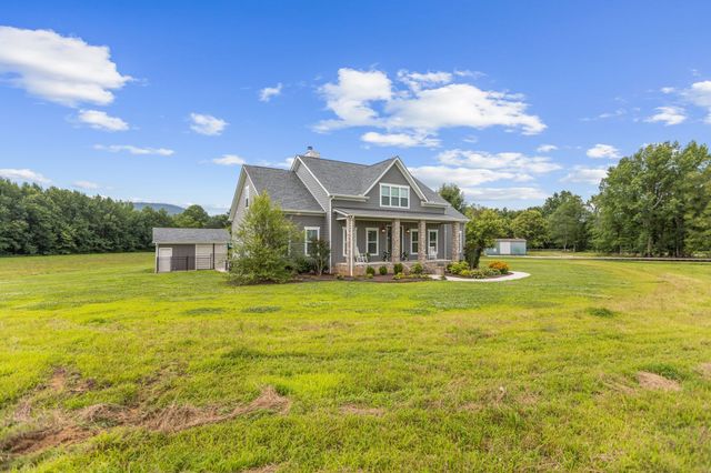69 Meadows Rd, Hillsboro, TN 37342