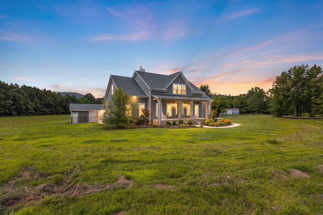 69 Meadows Rd, Hillsboro, TN 37342