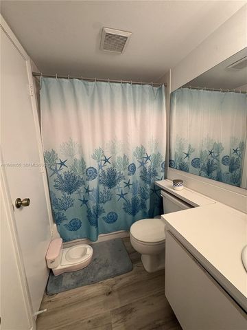 721 Sunny Pine Way C2, Green Acres, FL 33415