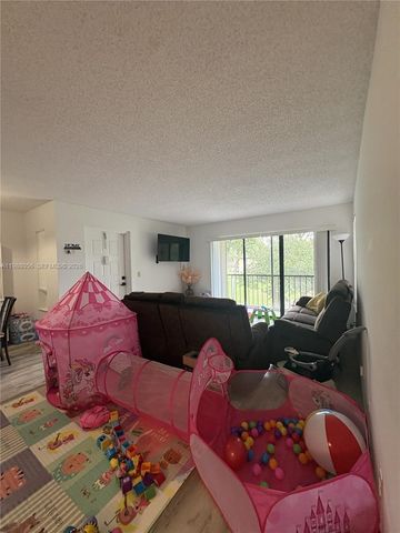 721 Sunny Pine Way C2, Green Acres, FL 33415