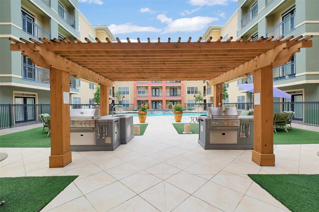 1711 Old Spanish Trail 128, Houston, TX 77054